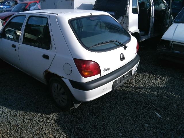 bontott FORD FIESTA IV Bal Kalaptartó Tartó Konzol