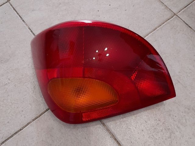 bontott FORD FIESTA IV Bal Külső Hátsó Lámpa