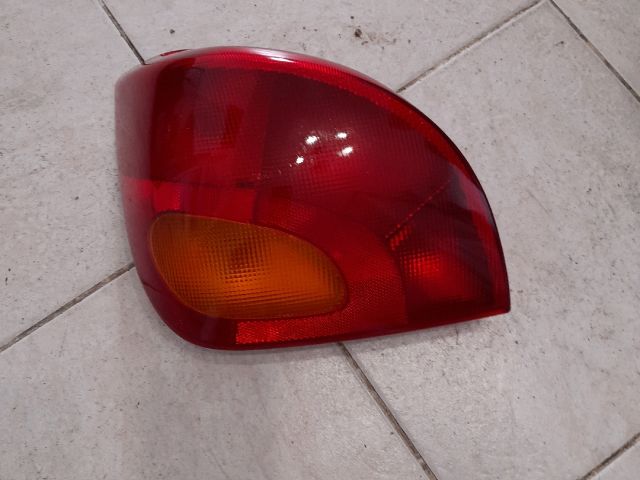bontott FORD FIESTA IV Bal Külső Hátsó Lámpa