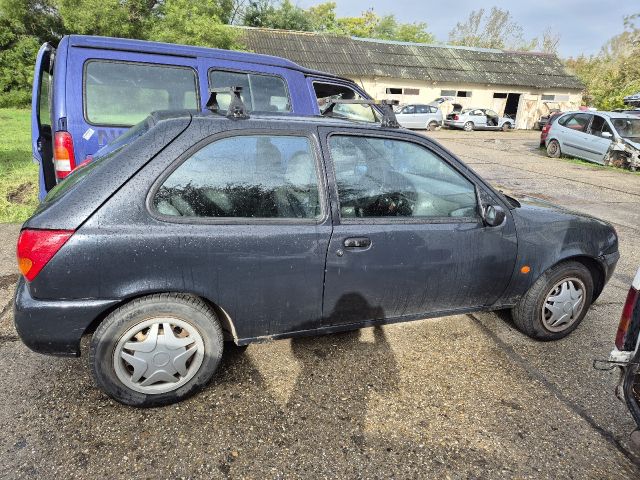 bontott FORD FIESTA IV Csomagtérajtó (Részeivel)