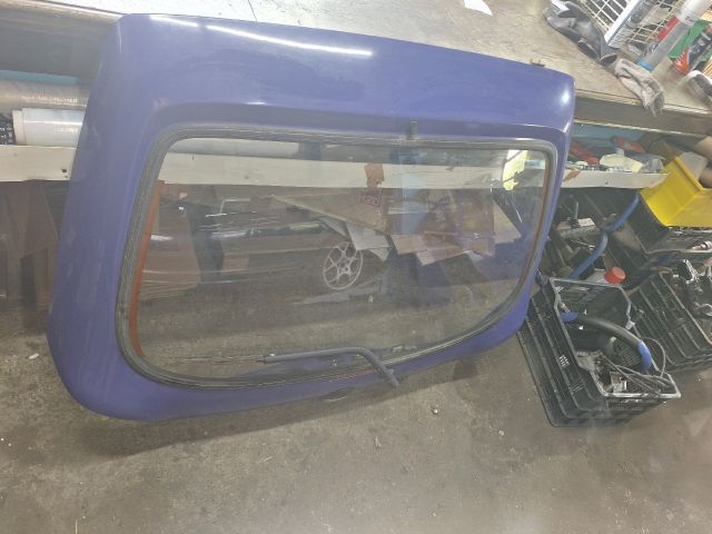 bontott FORD FIESTA IV Csomagtérajtó (Részeivel)