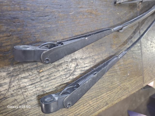 bontott FORD FIESTA IV Első Ablaktörlő Kar