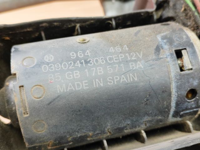 bontott FORD FIESTA IV Első Ablaktörlő Szerkezet Motorral