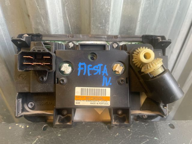 bontott FORD FIESTA IV Fűtéskapcsoló (Nem klímás)