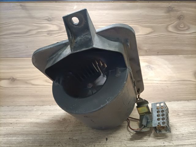 bontott FORD FIESTA IV Fűtőmotor (Nem klímás)