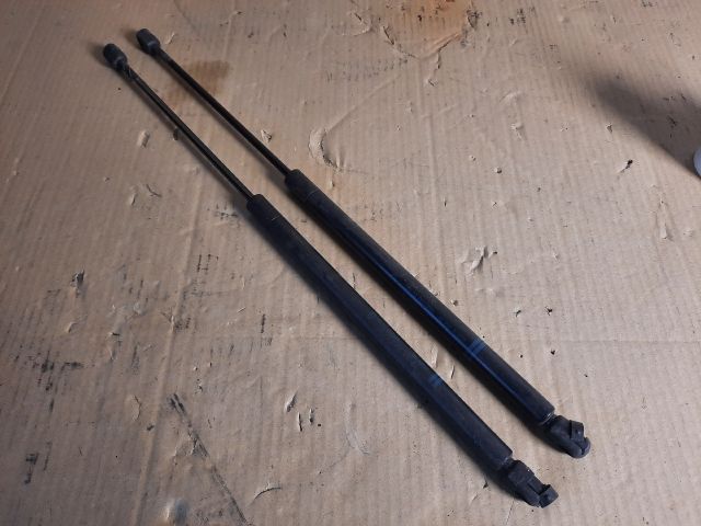 bontott FORD FIESTA IV Gázrugós Kitámasztó Teleszkóp Pár Csomagtérajtó