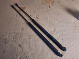 bontott FORD FIESTA IV Gázrugós Kitámasztó Teleszkóp Pár Csomagtérajtó