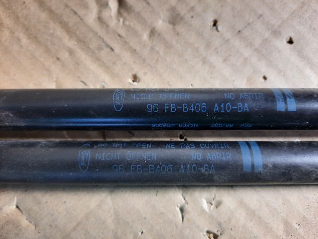 bontott FORD FIESTA IV Gázrugós Kitámasztó Teleszkóp Pár Csomagtérajtó