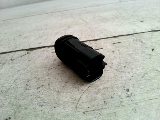 bontott FORD FIESTA IV Hátsó Ködzárófény Kapcsoló