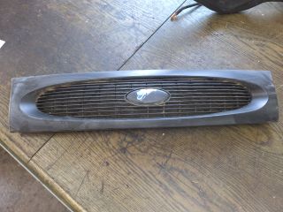 bontott FORD FIESTA IV Hűtőrács