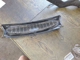 bontott FORD FIESTA IV Hűtőrács