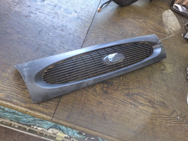 bontott FORD FIESTA IV Hűtőrács