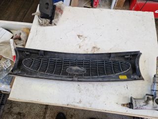 bontott FORD FIESTA IV Hűtőrács