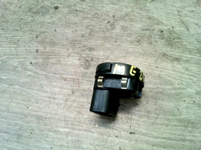 bontott FORD FIESTA IV Jobb első Ablakemelő Kapcsoló