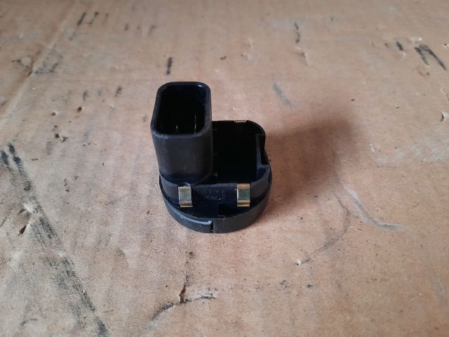 bontott FORD FIESTA IV Jobb első Ablakemelő Kapcsoló