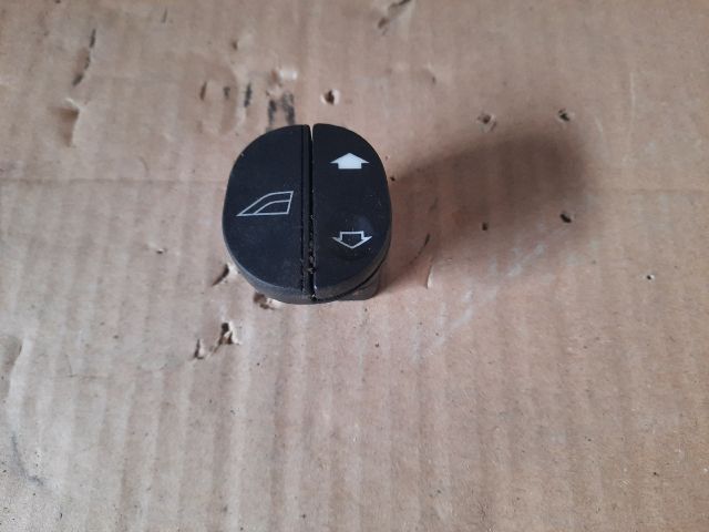 bontott FORD FIESTA IV Jobb első Ablakemelő Kapcsoló