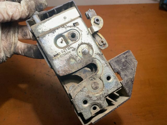 bontott FORD FIESTA IV Jobb első Ajtózár