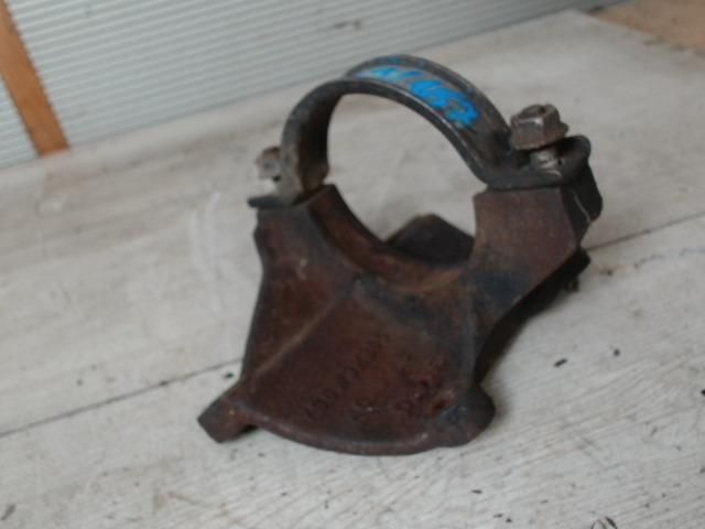 bontott FORD FIESTA IV Jobb első Féltengely Tartó