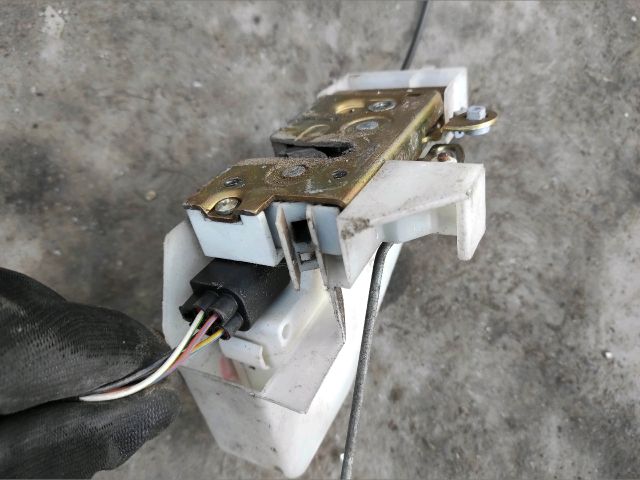 bontott FORD FIESTA IV Jobb első Központizár Motor