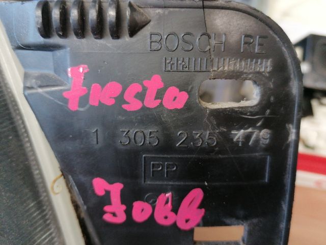 bontott FORD FIESTA IV Jobb Fényszóró