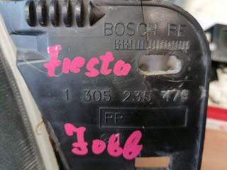 bontott FORD FIESTA IV Jobb Fényszóró