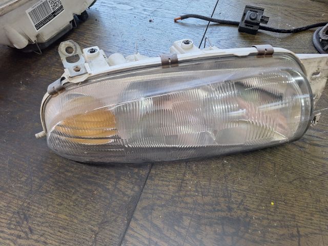 bontott FORD FIESTA IV Jobb Fényszóró