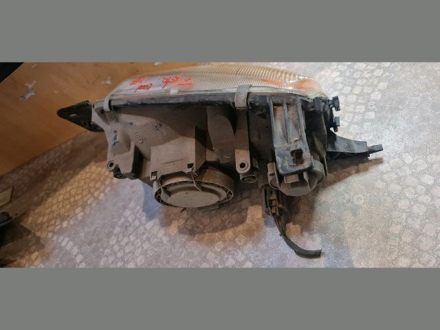 bontott FORD FIESTA IV Jobb Fényszóró