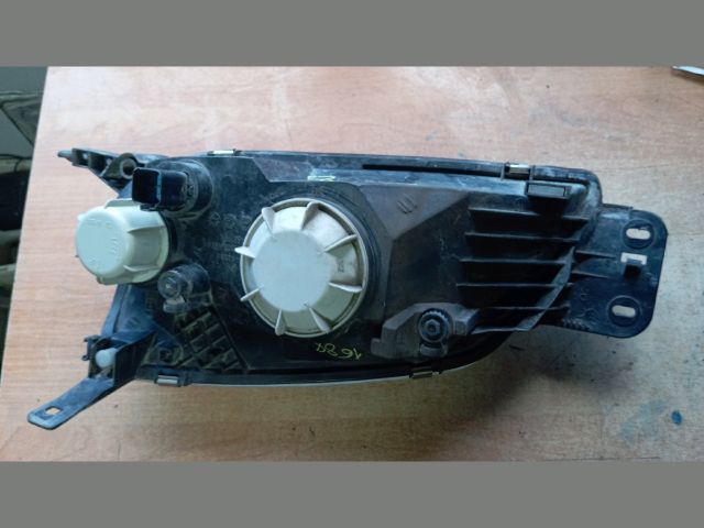 bontott FORD FIESTA IV Jobb Fényszóró