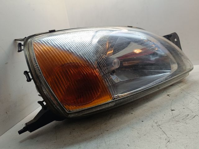 bontott FORD FIESTA IV Jobb Fényszóró