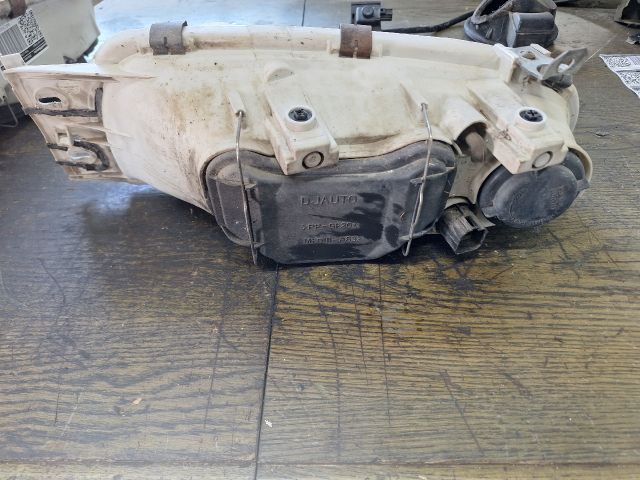 bontott FORD FIESTA IV Jobb Fényszóró