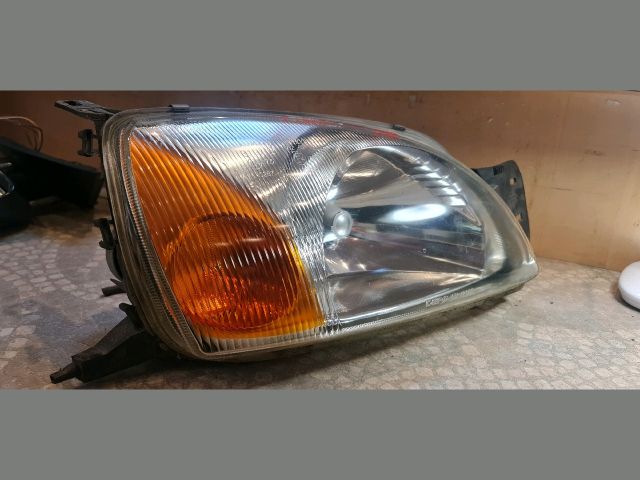 bontott FORD FIESTA IV Jobb Fényszóró