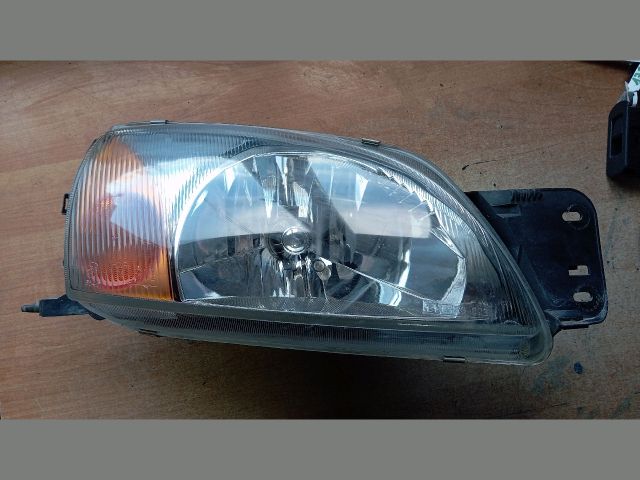 bontott FORD FIESTA IV Jobb Fényszóró