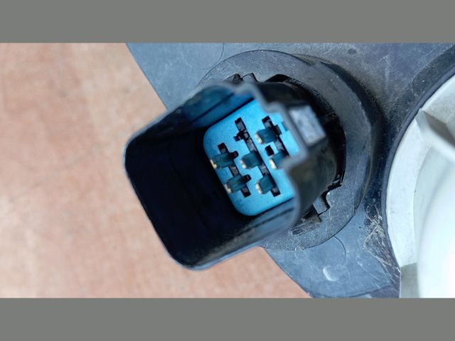 bontott FORD FIESTA IV Jobb Fényszóró