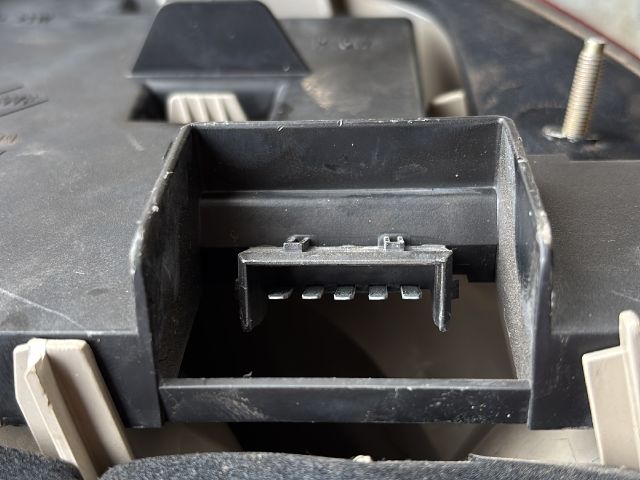 bontott FORD FIESTA IV Jobb Hátsó Lámpa