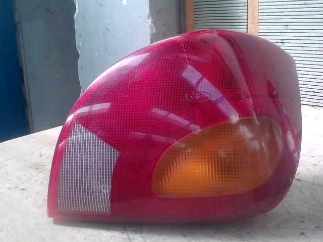 bontott FORD FIESTA IV Jobb Hátsó Lámpa