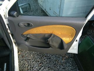 bontott FORD FIESTA IV Kalaptartó