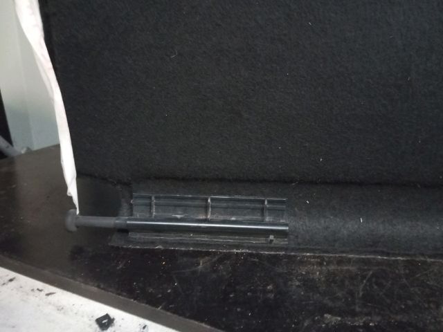 bontott FORD FIESTA IV Kalaptartó