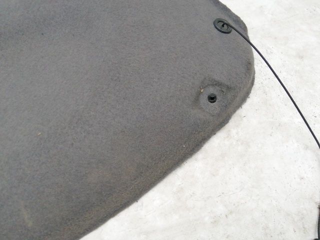 bontott FORD FIESTA IV Kalaptartó