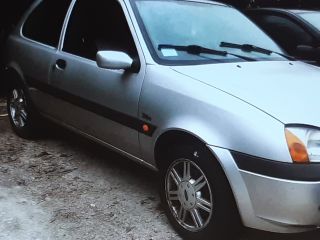 bontott FORD FIESTA IV Kalaptartó