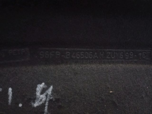 bontott FORD FIESTA IV Kalaptartó