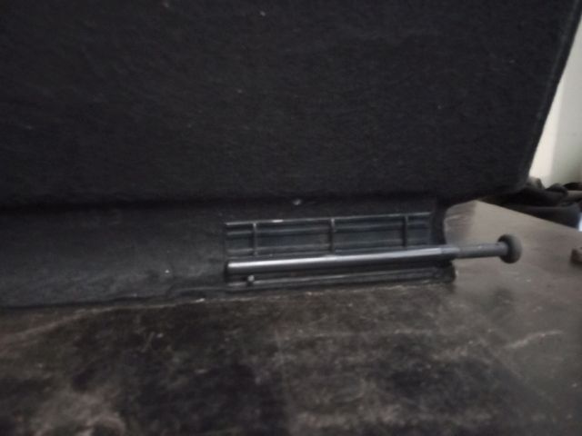 bontott FORD FIESTA IV Kalaptartó