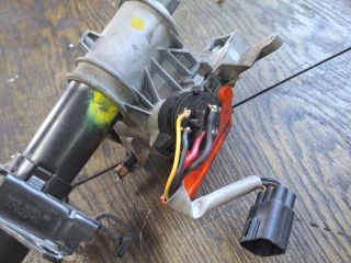 bontott FORD FIESTA IV Kormányoszlop