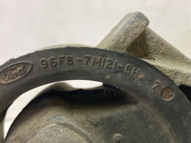 bontott FORD FIESTA IV Motor Tartó Bak (Fém)