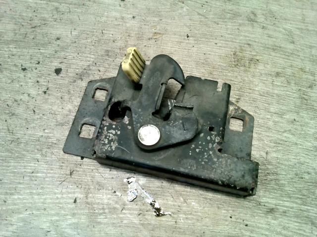 bontott FORD FIESTA IV Motorháztető Zárszerkezet