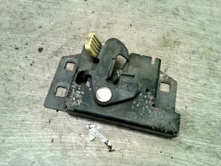 bontott FORD FIESTA IV Motorháztető Zárszerkezet