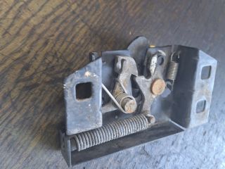 bontott FORD FIESTA IV Motorháztető Zárszerkezet