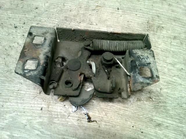 bontott FORD FIESTA IV Motorháztető Zárszerkezet