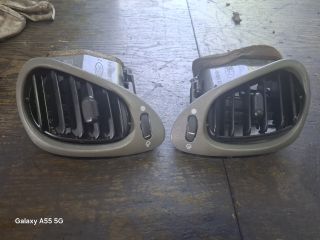 bontott FORD FIESTA IV Szellőző Szett