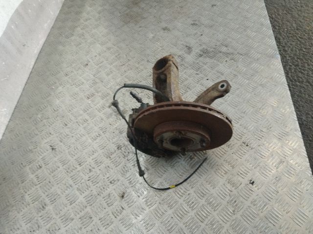 bontott FORD FIESTA V Bal első Kerékagy