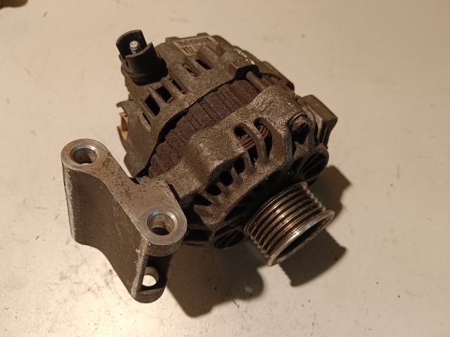 bontott FORD FIESTA V Generátor